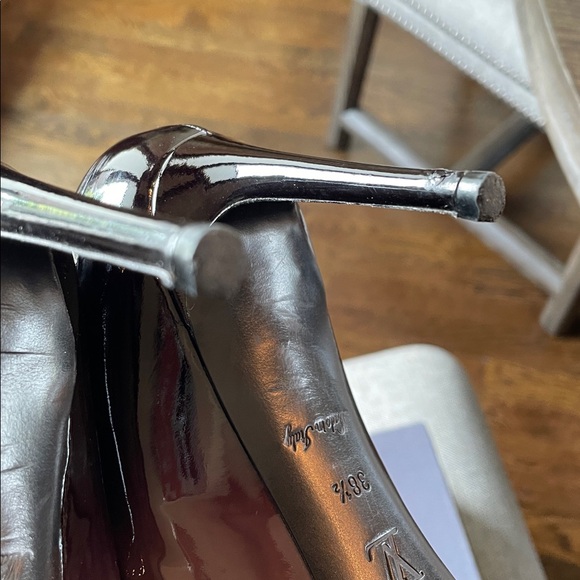 Louis Vuitton Patent Leather Fiancée Pumps With Box - Picture 13 of 16